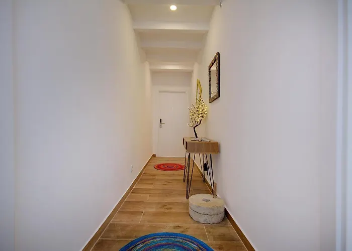 Terrace Barqueta * Φάρο